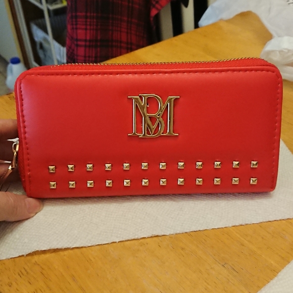 Badgley Mischka Women's Zip Wallet - Picture 4 of 11